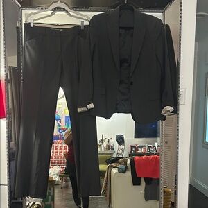 Theory women’s suit